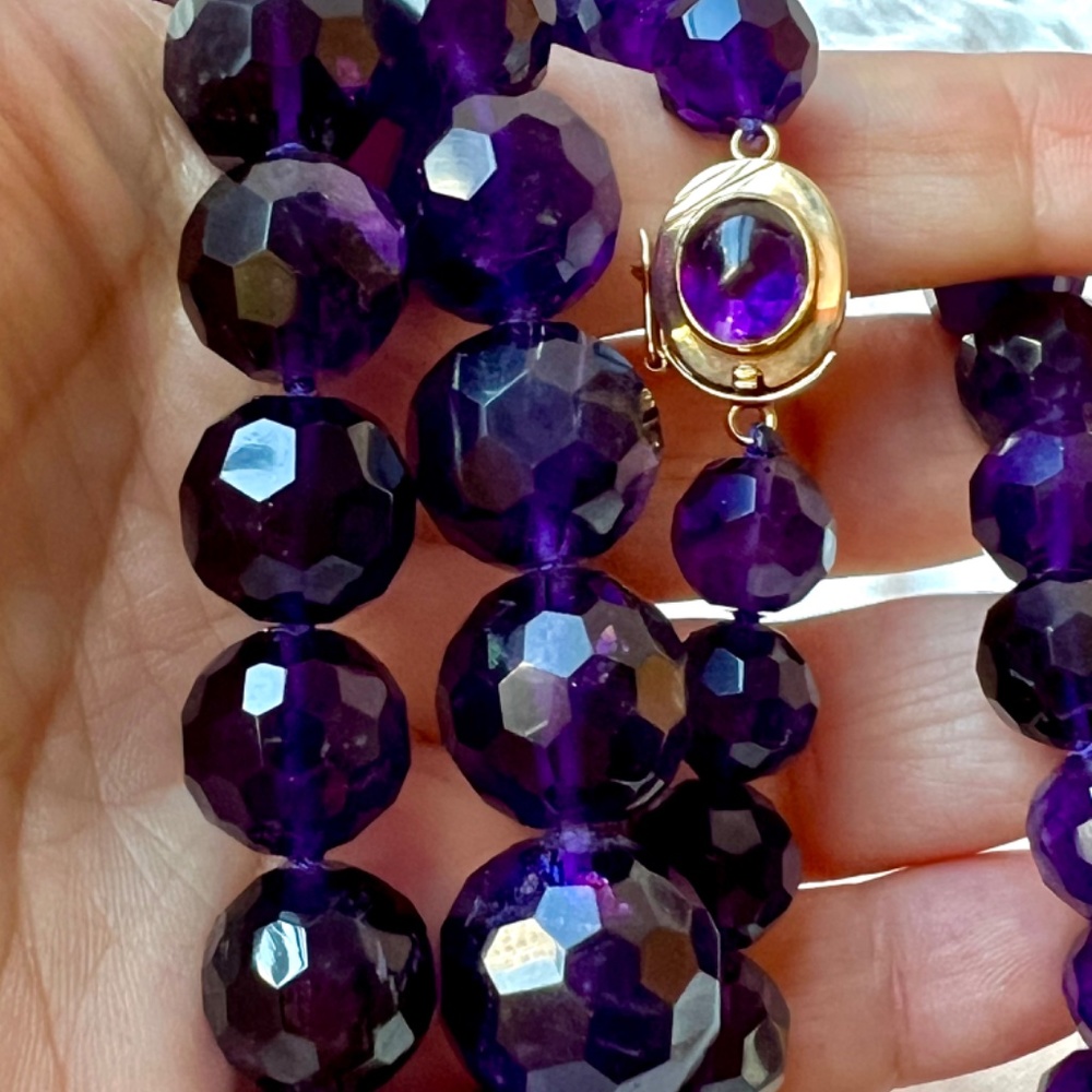 VINTAGE HUGE ROUND FACETED AMETHYST BEADS LONG NECKLACE 14K LOCK CABOCHON STONE - Picture 10 of 16